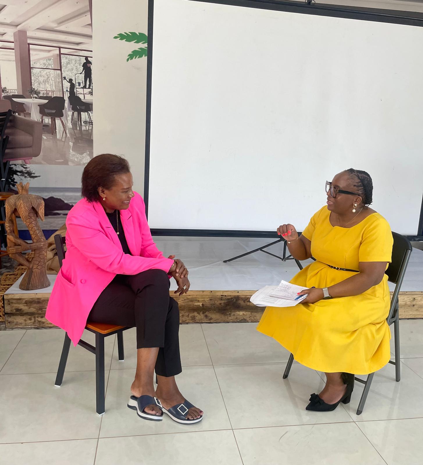 Vongai Nyahunzvi in working dialogue with the United Nations Resident Coordinator in Sierra Leone.